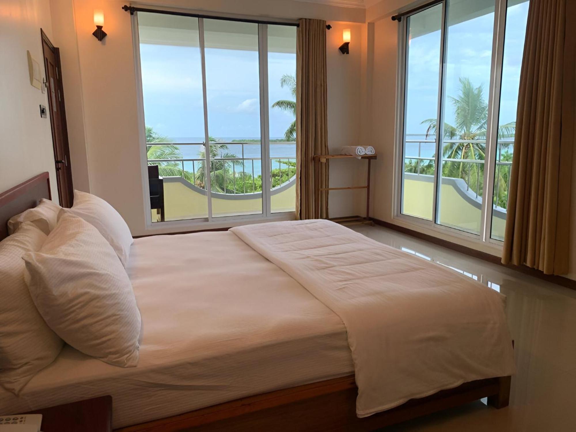Noah Private Beach House Himmafushi Bagian luar foto